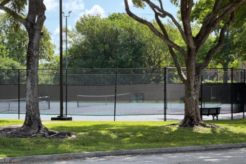 Condominio en venta en Oakland Park, Florida, 2 dormitorios, 85.47 m2 № 2242438 - foto 26