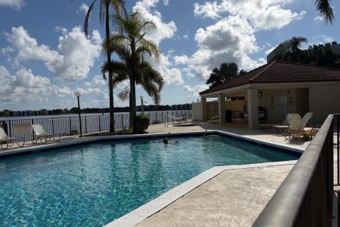 Condominio en venta en Oakland Park, Florida, 2 dormitorios, 85.47 m2 № 2242438 - foto 22