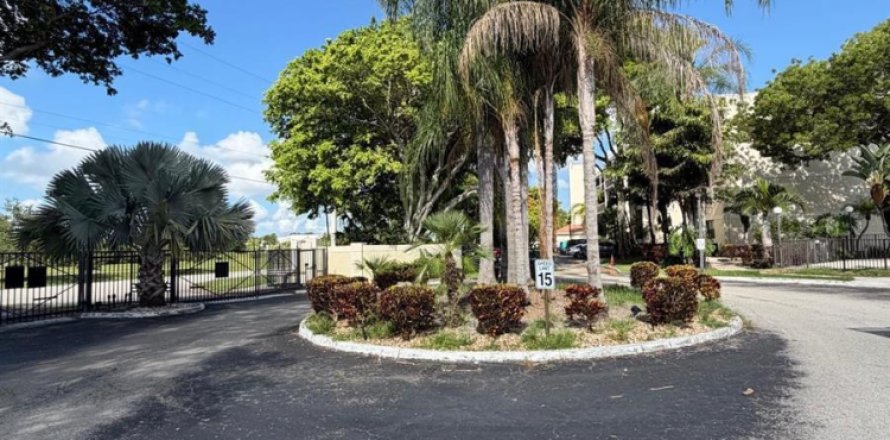 Condominio en Oakland Park, Florida, 2 dormitorios № 2242438