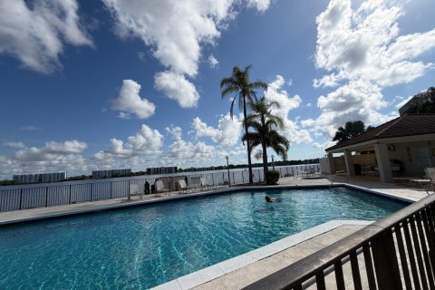 Condominio en venta en Oakland Park, Florida, 2 dormitorios, 85.47 m2 № 2242438 - foto 19