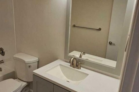 Condominio en venta en Oakland Park, Florida, 2 dormitorios, 85.47 m2 № 2242438 - foto 16