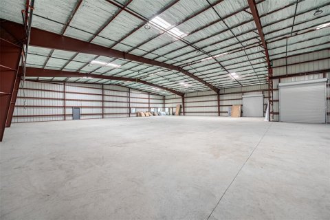 Immobilier commercial à louer à Hudson, Floride: 1858.05 m2 № 1782359 - photo 15