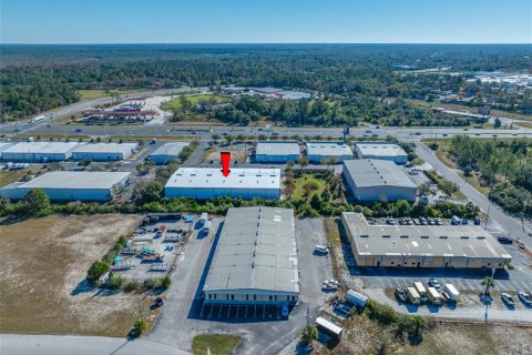 Immobilier commercial à louer à Hudson, Floride: 1858.05 m2 № 1782359 - photo 4