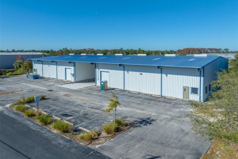 Immobilier commercial à louer à Hudson, Floride: 1858.05 m2 № 1782359 - photo 9
