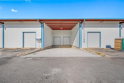 Immobilier commercial à louer à Hudson, Floride: 1858.05 m2 № 1782359 - photo 10