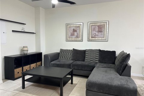 Townhouse in Kissimmee, Florida 4 bedrooms, 152.55 sq.m. № 1913539 - photo 6