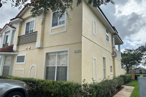 Townhouse in Kissimmee, Florida 4 bedrooms, 152.55 sq.m. № 1913539 - photo 1