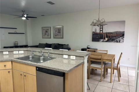 Townhouse in Kissimmee, Florida 4 bedrooms, 152.55 sq.m. № 1913539 - photo 30