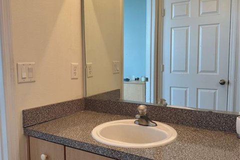 Townhouse in Kissimmee, Florida 4 bedrooms, 152.55 sq.m. № 1913539 - photo 14