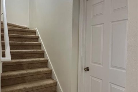 Townhouse in Kissimmee, Florida 4 bedrooms, 152.55 sq.m. № 1913539 - photo 17
