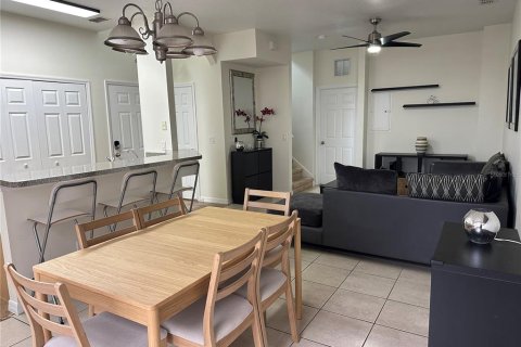 Townhouse in Kissimmee, Florida 4 bedrooms, 152.55 sq.m. № 1913539 - photo 7
