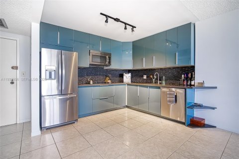 Снять в аренду кондоминиум в Халландейл-Бич, Флорида 1 спальня, 88.26м2, № 1995638 - фото 7