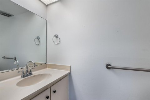 Condo in Altamonte Springs, Florida, 2 bedrooms  № 1885047 - photo 24