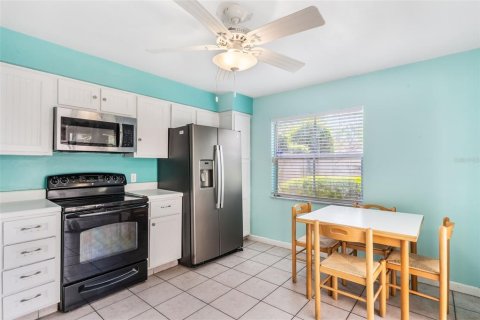 Condo in Altamonte Springs, Florida, 2 bedrooms  № 1885047 - photo 8