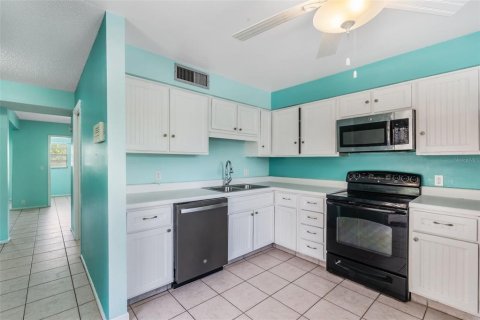 Condo in Altamonte Springs, Florida, 2 bedrooms  № 1885047 - photo 11