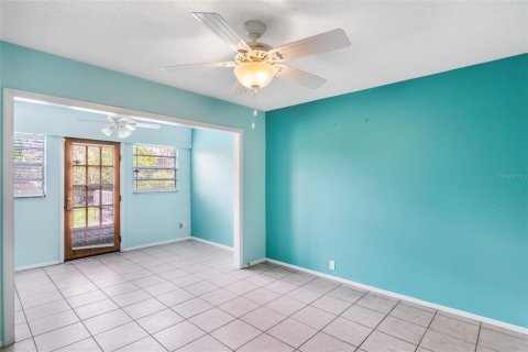 Condo in Altamonte Springs, Florida, 2 bedrooms  № 1885047 - photo 17
