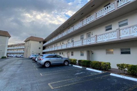 Condominio en alquiler en Lauderdale Lakes, Florida, 2 dormitorios, 87.7 m2 № 1989604 - foto 8