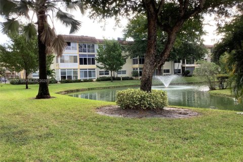 Condominio en alquiler en Lauderdale Lakes, Florida, 2 dormitorios, 87.7 m2 № 1989604 - foto 9