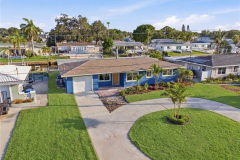 Villa ou maison à louer à Saint Petersburg, Floride: 3 chambres, 183.02 m2 № 2420062 - photo 26