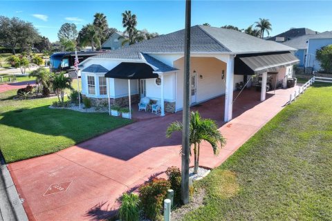 House in Polk City, Florida 2 bedrooms, 149.2 sq.m. № 2394206 - photo 29