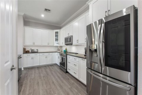 House in Polk City, Florida 2 bedrooms, 149.2 sq.m. № 2394206 - photo 4