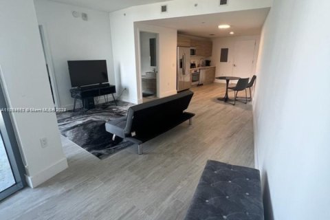 Condo in Miami, Florida, 1 bedroom  № 2059989 - photo 3