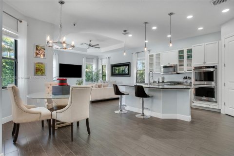 House in Parkland, Florida 4 bedrooms, 253.62 sq.m. № 1893030 - photo 8