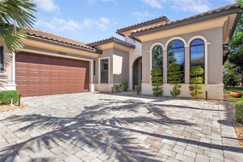 House in Parkland, Florida 4 bedrooms, 253.62 sq.m. № 1893030 - photo 3