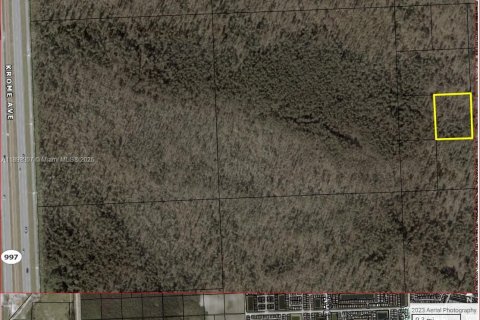 Commercial property in Miami, Florida № 1951935 - photo 2