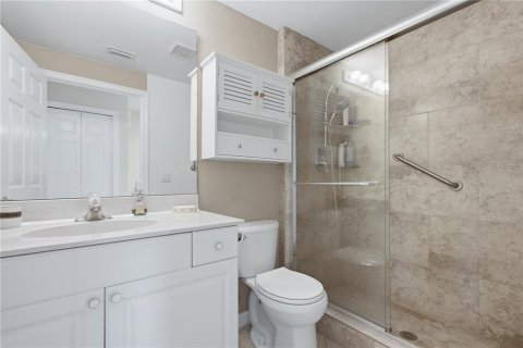 Condo in Fort Myers, Florida, 2 bedrooms  № 2208210 - photo 3