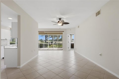 Condo in Fort Myers, Florida, 2 bedrooms  № 2208210 - photo 9