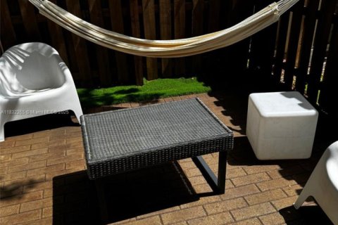 Townhouse in Miami, Florida 3 bedrooms, 122.63 sq.m. № 1830985 - photo 14