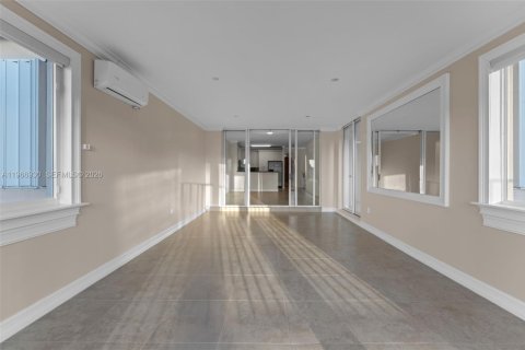 Снять в аренду виллу или дом в Майами, Флорида 4 спальни, 267.37м2, № 2031655 - фото 19