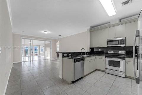 Снять в аренду виллу или дом в Майами, Флорида 4 спальни, 267.37м2, № 2031655 - фото 12