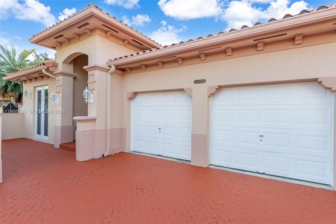 Снять в аренду виллу или дом в Майами, Флорида 4 спальни, 267.37м2, № 2031655 - фото 5