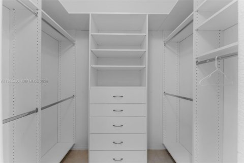 Снять в аренду виллу или дом в Майами, Флорида 4 спальни, 267.37м2, № 2031655 - фото 28