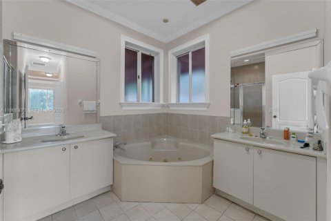 Снять в аренду виллу или дом в Майами, Флорида 4 спальни, 267.37м2, № 2031655 - фото 26