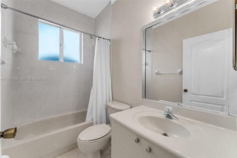 Снять в аренду виллу или дом в Майами, Флорида 4 спальни, 267.37м2, № 2031655 - фото 20