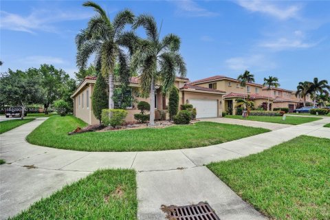 House in Miami Gardens, Florida 3 bedrooms, 169.92 sq.m. № 1814433 - photo 2
