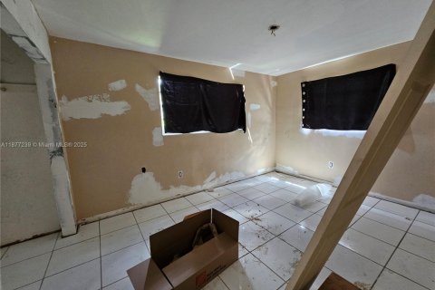 House in Miramar, Florida 3 bedrooms, 190.64 sq.m. № 1922639 - photo 8