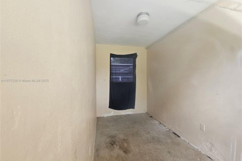 House in Miramar, Florida 3 bedrooms, 190.64 sq.m. № 1922639 - photo 16