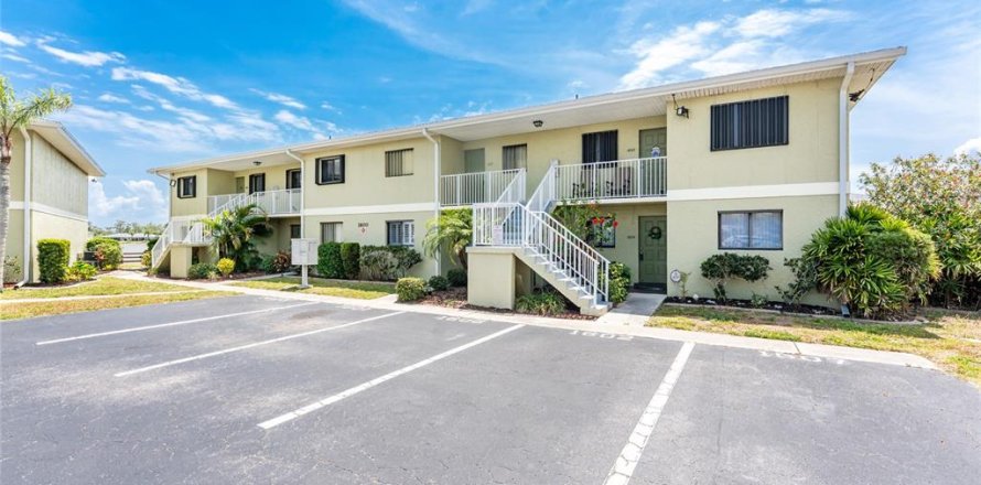 Condo in Punta Gorda, Florida, 2 bedrooms  № 1675387