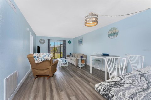 Condo in Punta Gorda, Florida, 2 bedrooms  № 1675387 - photo 19