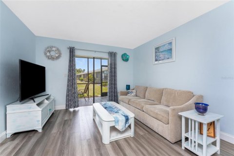 Condo in Punta Gorda, Florida, 2 bedrooms  № 1675387 - photo 18