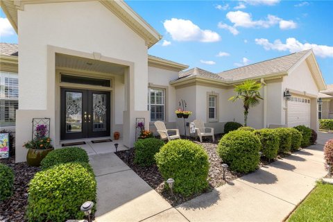 House in Summerfield, Florida 2 bedrooms, 173.73 sq.m. № 2197651 - photo 4