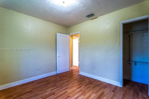Villa ou maison à louer à North Miami, Floride: 3 chambres, 92.9 m2 № 1993294 - photo 11