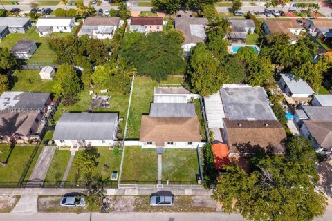 Villa ou maison à louer à North Miami, Floride: 3 chambres, 92.9 m2 № 1993294 - photo 24