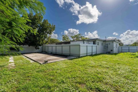Villa ou maison à louer à North Miami, Floride: 3 chambres, 92.9 m2 № 1993294 - photo 23