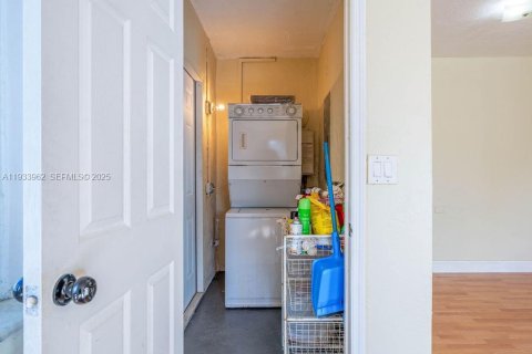 Villa ou maison à louer à North Miami, Floride: 3 chambres, 92.9 m2 № 1993294 - photo 16