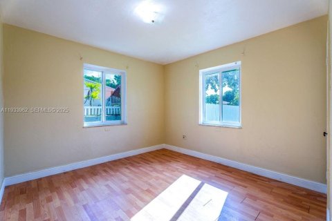 Villa ou maison à louer à North Miami, Floride: 3 chambres, 92.9 m2 № 1993294 - photo 15